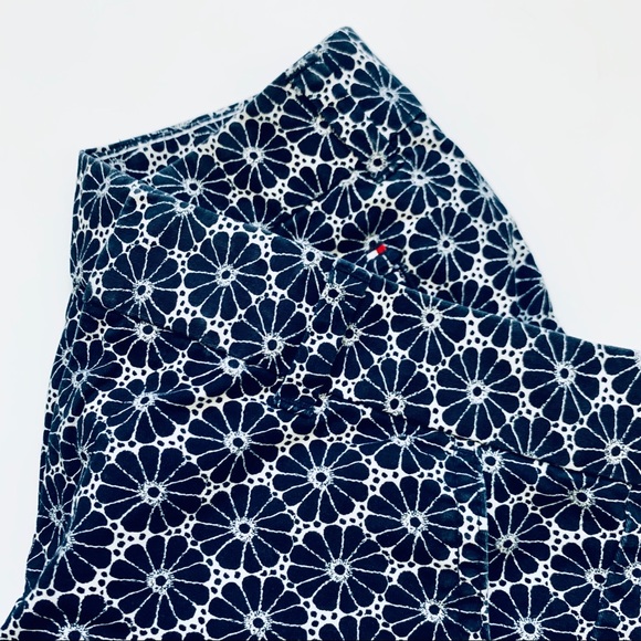 Tommy Hilfiger navy blue shorts - Picture 3 of 3